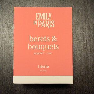 New Literie Emily in Paris Berets and Bouquets 9 oz Scented Candle poppies rose
